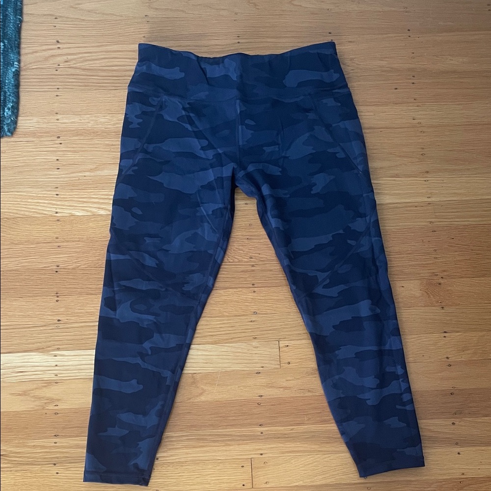 Sweaty Betty Navy Camo Power Leggings 7/8 Sz XL